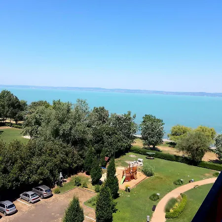 Aparthotel Aranyhid